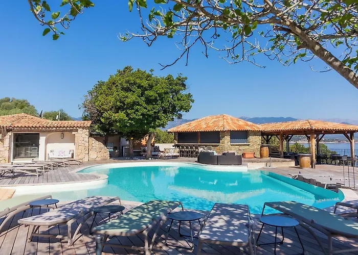 U Paviddonu Порто-Веккіо